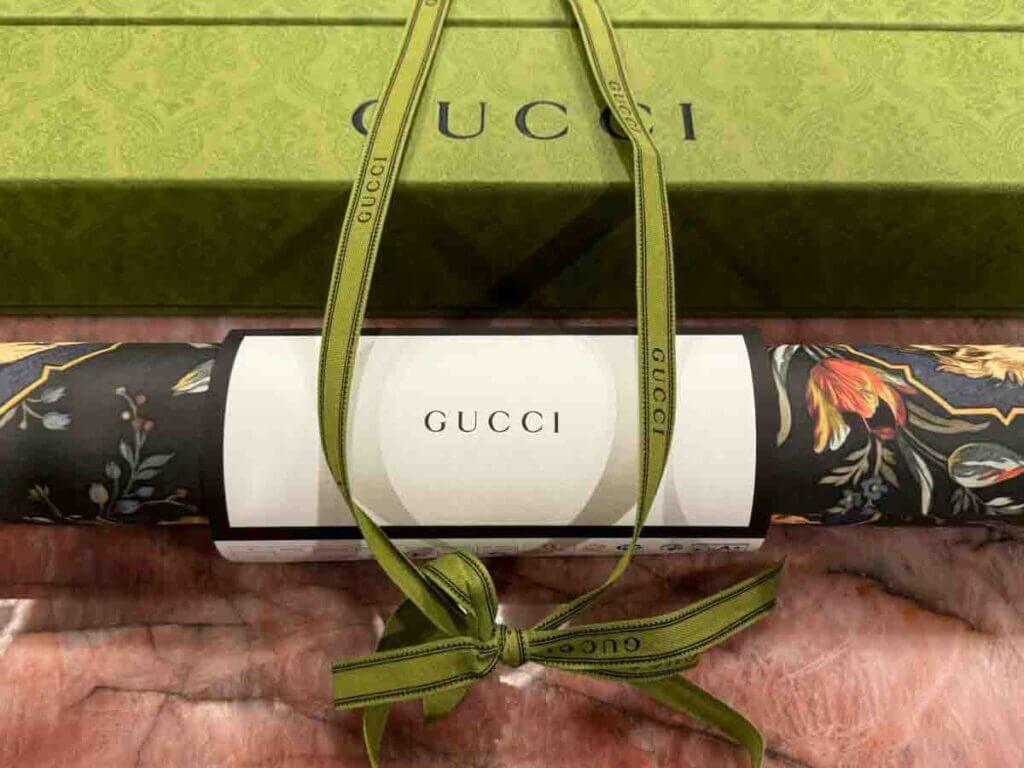 Gucci wallpaper: luxury and style