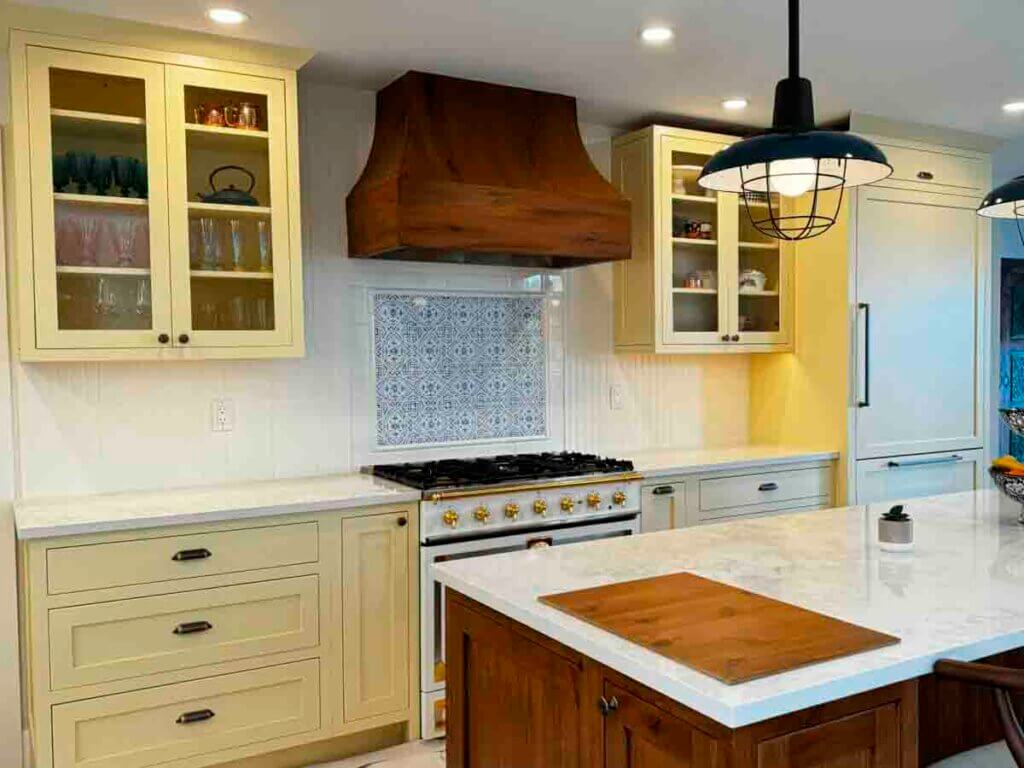 Decorative range hoods