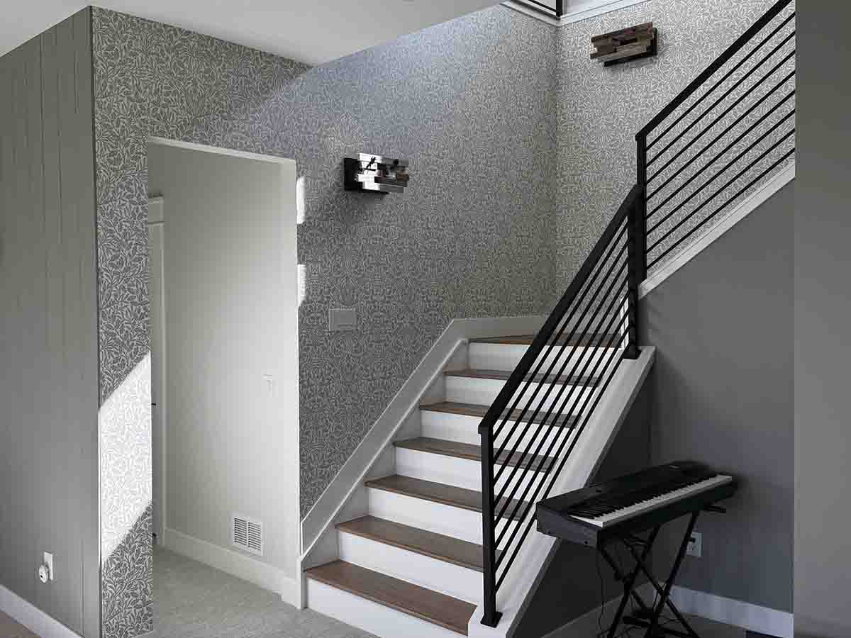 Heavy-duty non-woven wallpaper